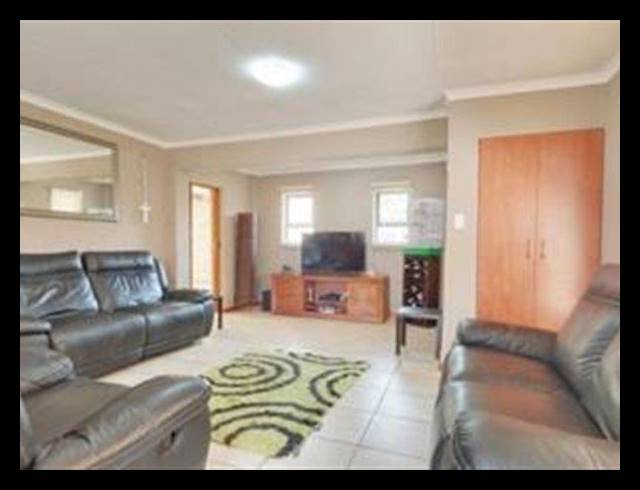 3 BEDROOM CLUSTER FOR SALE IN UNION